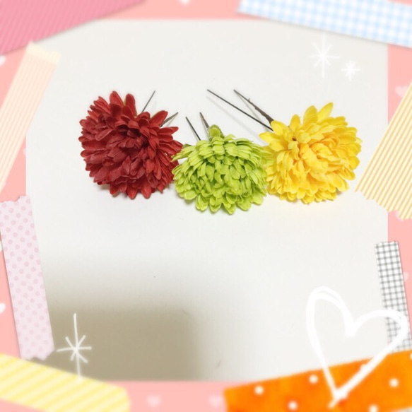 ピンポンマムの髪飾り3点セット/赤/緑/黄色 2枚目の画像