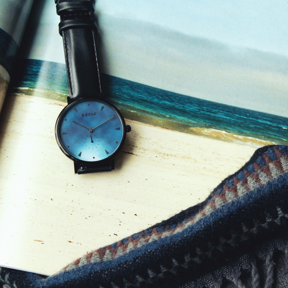 【PICONO】A week 系列 藍色渲染簡約黑色真皮錶帶手錶 \ AW-7601 第1張的照片