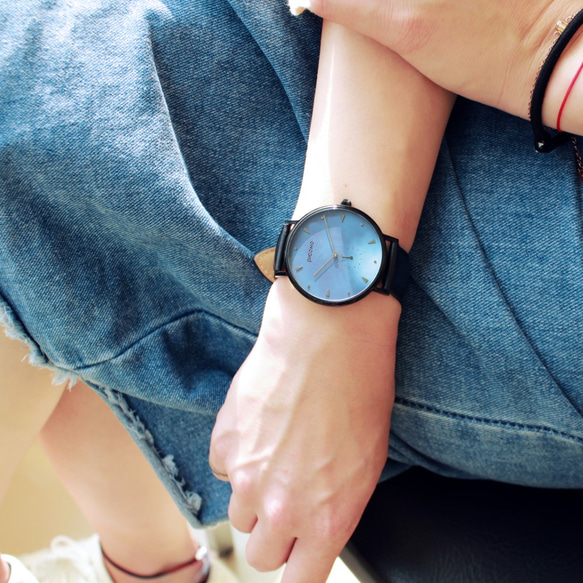 【PICONO】A week 系列 藍色渲染簡約黑色真皮錶帶手錶 \ AW-7601 第3張的照片