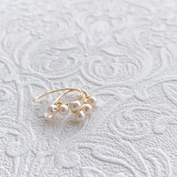 vintage M.H triple pearl pierced earrings (white) 1枚目の画像