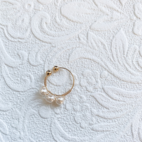 vintage M.H triple pearl earcuff (white) 1枚目の画像