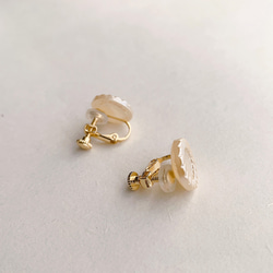 vintage German circle pearl button earrings (SUS316L) 6枚目の画像
