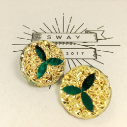 Vintage couture clover glass button earrings(green/M) 2枚目の画像