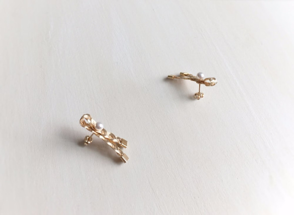 【送料無料】braid pearl pin ribbon earrings 2枚目の画像