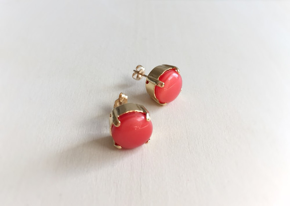 shell button earrings (coral) 2枚目の画像