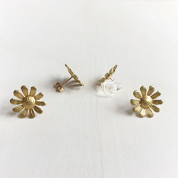 marguerite earrings 4枚目の画像