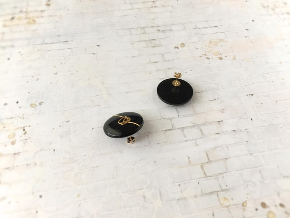 french knot earrings (black) 3枚目の画像