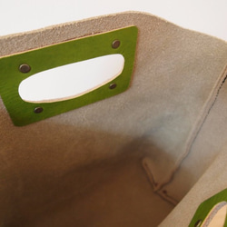 地板革*手提包[M]淺綠色* B5進入的小號*日常使用 第2張的照片