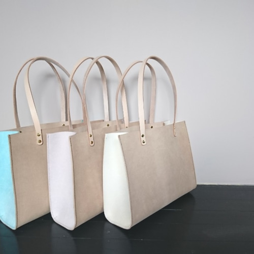 【極美品 A4サイズ】 フルラ トートバッグ ヴィットリア ホワイト 系 レザー FURLA フルラ トートバッグ/ハンドバッグ バッグ レディース