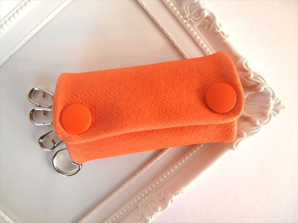 ぶた革【オレンジ・フルカラー】レザーキーケース  ／ 受注生産　橙 レザー 本革 メンズ レディース ギフト 1枚目の画像