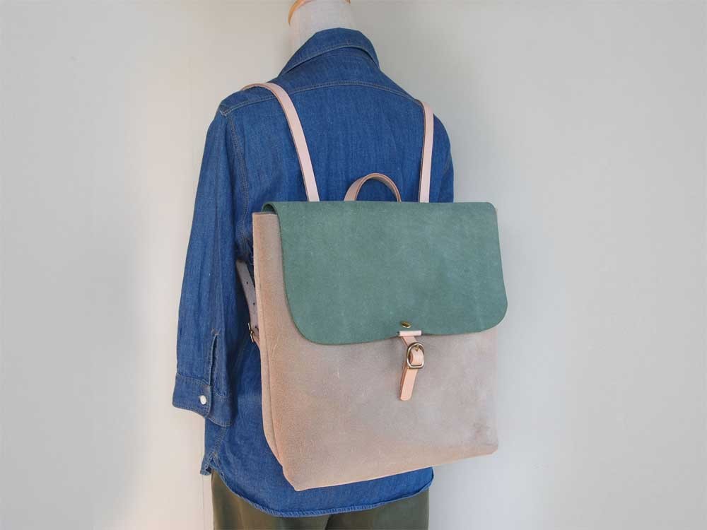 床革＊リュック【緑×緑】毎日かつぎたくなる床革の魅力　バックパックで出かけよう