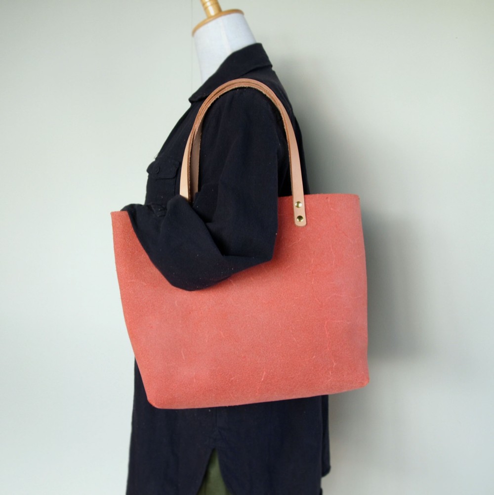 【極美品】レットドリーム 紺色トートバッグ 本革レザー A4可　肩掛け可大容量 極美品】レットドリーム 紺色トートバッグ 本革レザー A4可