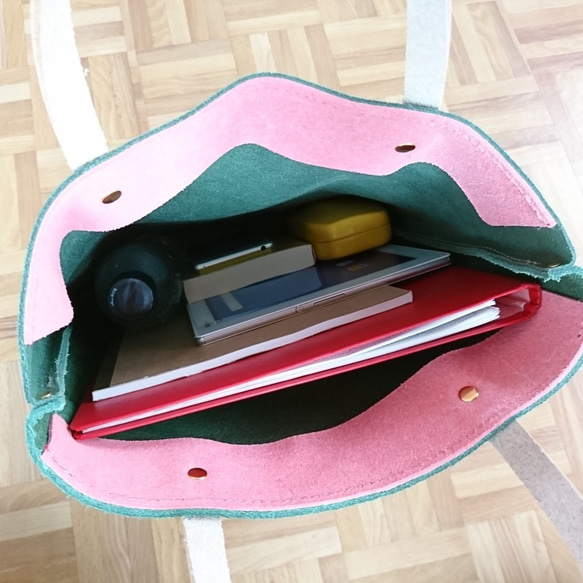 OUTLET立式皮革托特包[紅色x米色]可以存放A4尺寸的地板皮，日常工作中可用Subbag迷你托特包 第3張的照片
