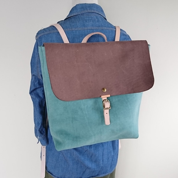 地板革*背包[綠色×深棕色]地板革的魅力讓您每天都想讓我們帶一個背包出去 第1張的照片