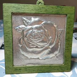 錫彫刻 - バラ 1枚目の画像