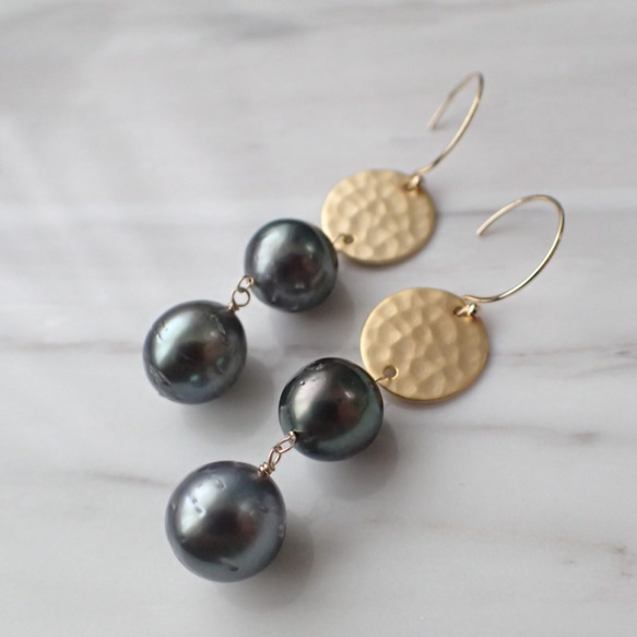 【SALE♡】K14GF tahitian pearl & hammered metal pierce 1枚目の画像