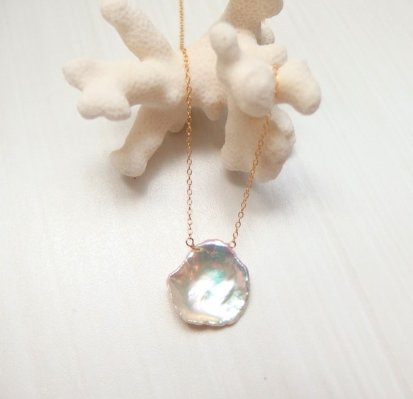 K14GF flower petal necklace 第1張的照片