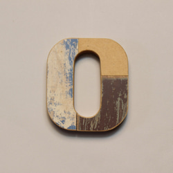 木のパッチワークの切り文字 アルファベット（o) 2枚目の画像