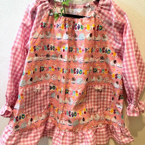 幼稚園☆スモック☆長袖☆100~110cm位☆ケーキ柄♡レース＆フリルお袖 