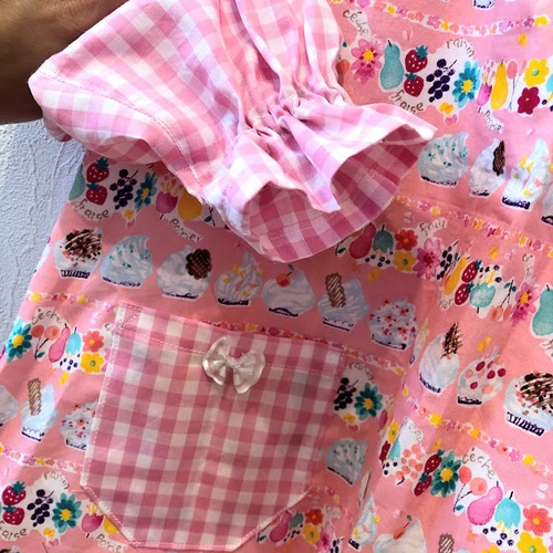 幼稚園☆スモック☆長袖☆100~110cm位☆ケーキ柄♡レース＆フリルお袖 