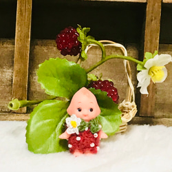 【レア】キューピー ミニミニいちご コスチューム　ボールチェーン付　QP ♡苺♡ レア】キューピー ミニミニいちご コスチューム ボールチェーン