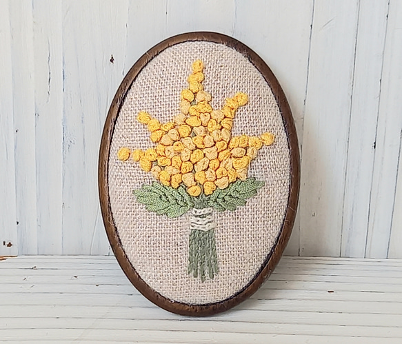 ☆ミモザのリボン刺繍☆木枠ブローチ☆ 1枚目の画像