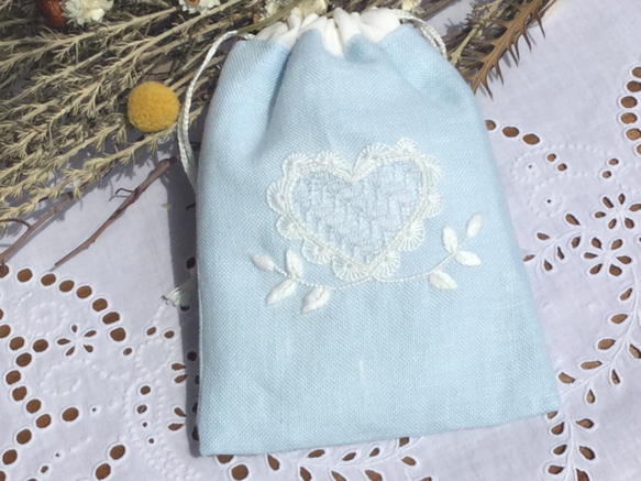 送料無料》☆白糸刺繍☆シュヴァルム刺繍の巾着ポーチ その他ケース