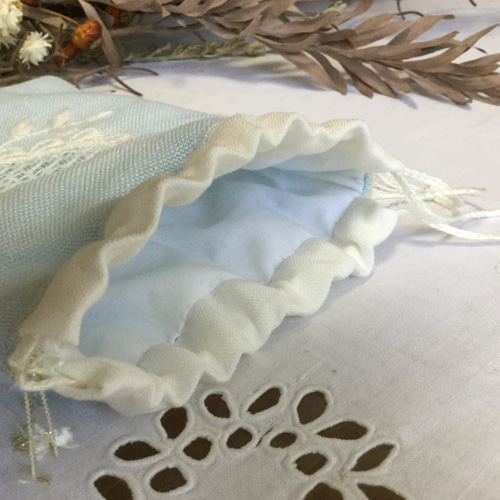 送料無料》☆白糸刺繍☆シュヴァルム刺繍の巾着ポーチ その他ケース