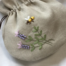 ★ラベンダー＆ハチさんのリボン刺繍★巾着ポーチ★送料無料★ 9枚目の画像