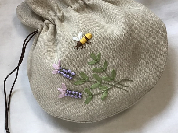 ★ラベンダー＆ハチさんのリボン刺繍★巾着ポーチ★送料無料★ 9枚目の画像