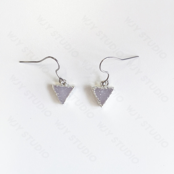 14k-karat white gold crystal geometrical earrings 1枚目の画像