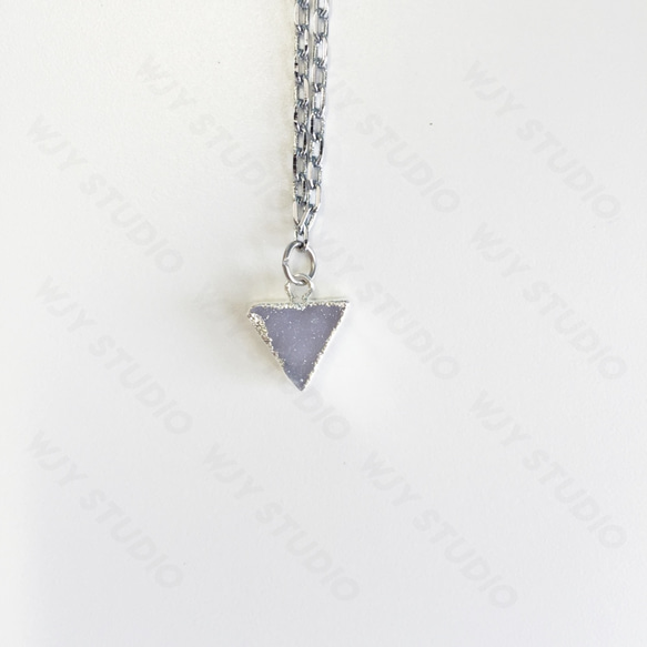 白水晶14K铂金镀金三角造型手链 第1張的照片