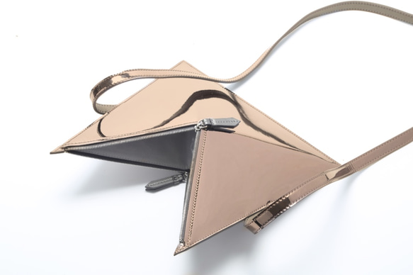 triangle mini faux leather shoulder bag 9枚目の画像