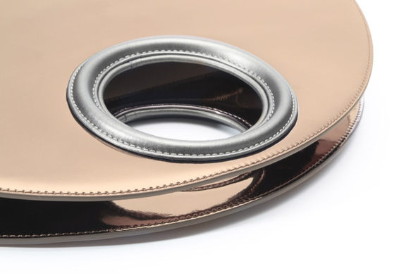 round faux leather clutch bag 6枚目の画像