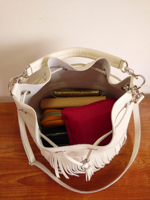 秋冬バッグ　選べるカラー 20色  レザーフリンジ巾着ショルダーバッグ  受注生産  UB-15 6枚目の画像