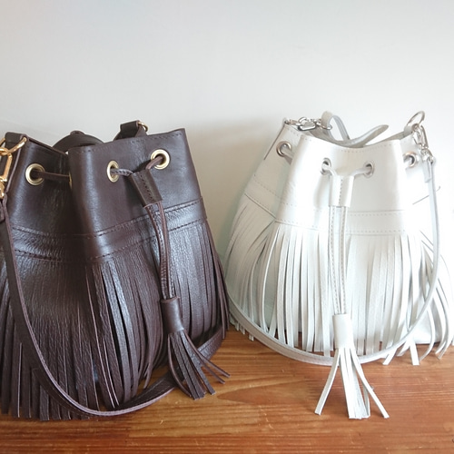 ブラック フリンジ レザー ショルダーバッグ F スマホ 肩掛け