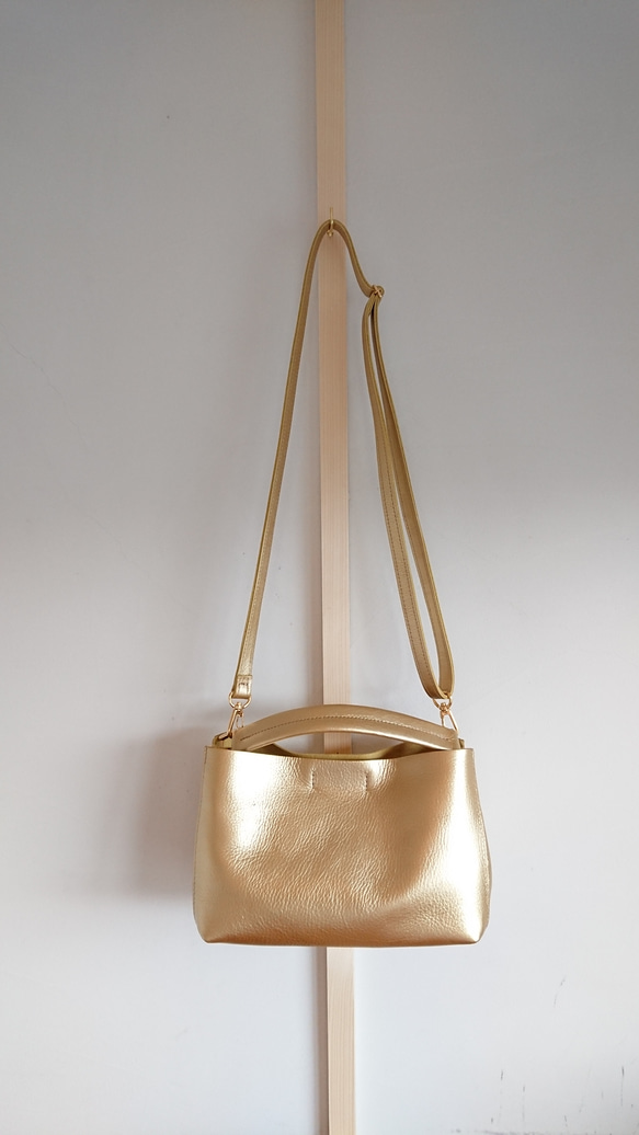 秋冬バッグ　メタリックカラー レザー2wayミニバッグ ゴールド 受注製作 UB-07 ゴールド 2枚目の画像
