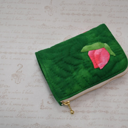 Ｌ字ファスナーミニ財布　赤いバラのお財布【マチ付き】ハワイアンキルト 2枚目の画像
