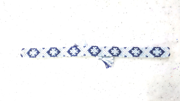 雪の❄️の模様のミサンガ(手首用）を編みました 3枚目の画像