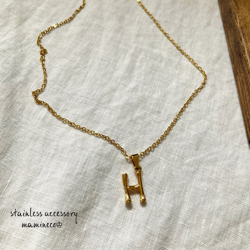 装飾的なデザインの黄色ネックレス ネックレス オレンジと黄色のほおずき風ビーズ ロング 鬼灯