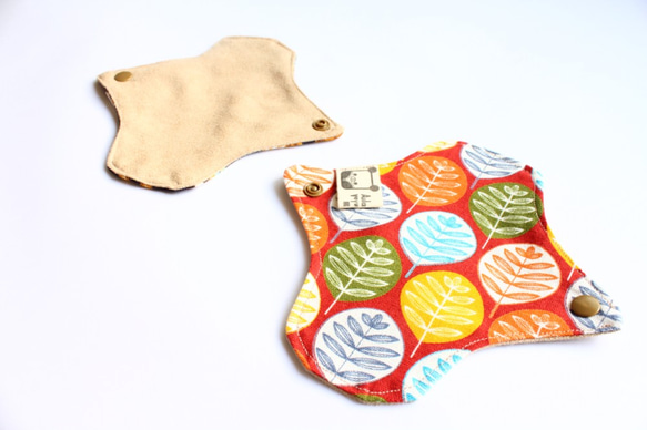 15cm*4片入布護墊cloth pad-超細纖維布麂皮布-吸水~吸濕純棉布護墊，輕薄布護墊，環保，透氣，布衛生棉 第1張的照片