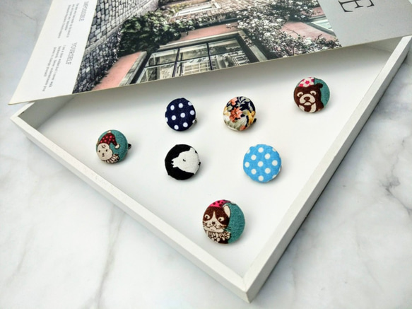 snow Brooch cloth button. Fabric Badge . Cloth Button Pack 5枚目の画像