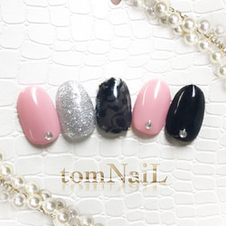 手描きフラワー❤︎フロッキーネイルチップ/付け爪 ネイルチップ（つけ