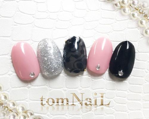 手描きフラワー❤︎フロッキーネイルチップ/付け爪 ネイルチップ（つけ