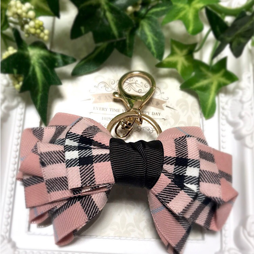 ✳︎ハンドメイド✳︎リボンヘアゴム　チェリー柄　刺繍　ブラウンチェック柄 ✳︎ハンドメイド✳︎リボンヘアゴム チェリー柄 刺繍 ブラウンチェック柄