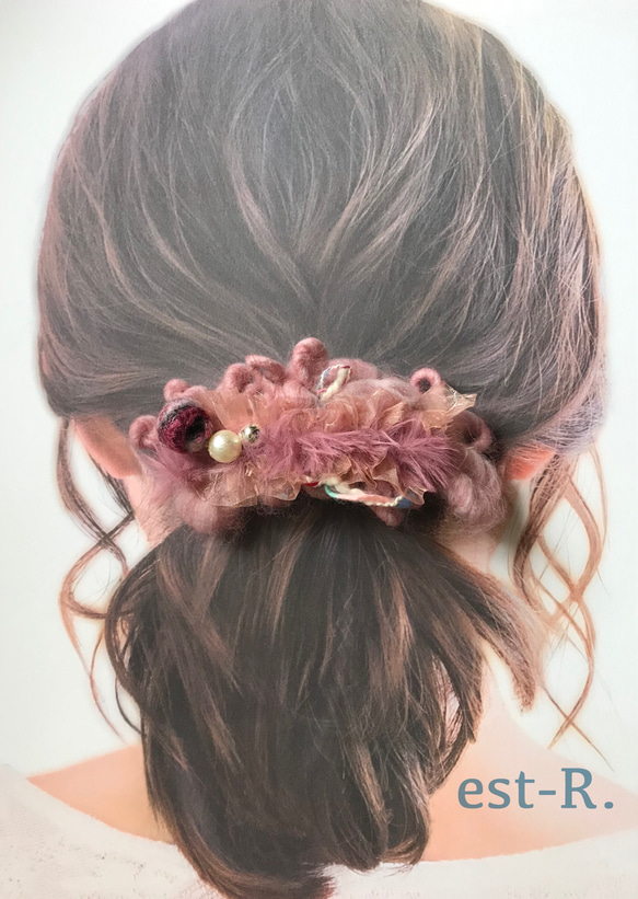 【Creema限定】●一点物● モフとモケのバレッタ(ローズピンク) 毛糸とオーガンジーで作りました 2枚目の画像
