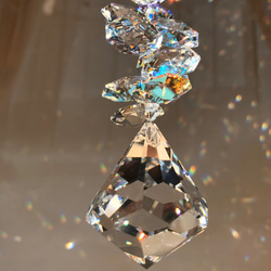 光りのオクタゴンタワー』スワロフスキーサンキャッチャー サン