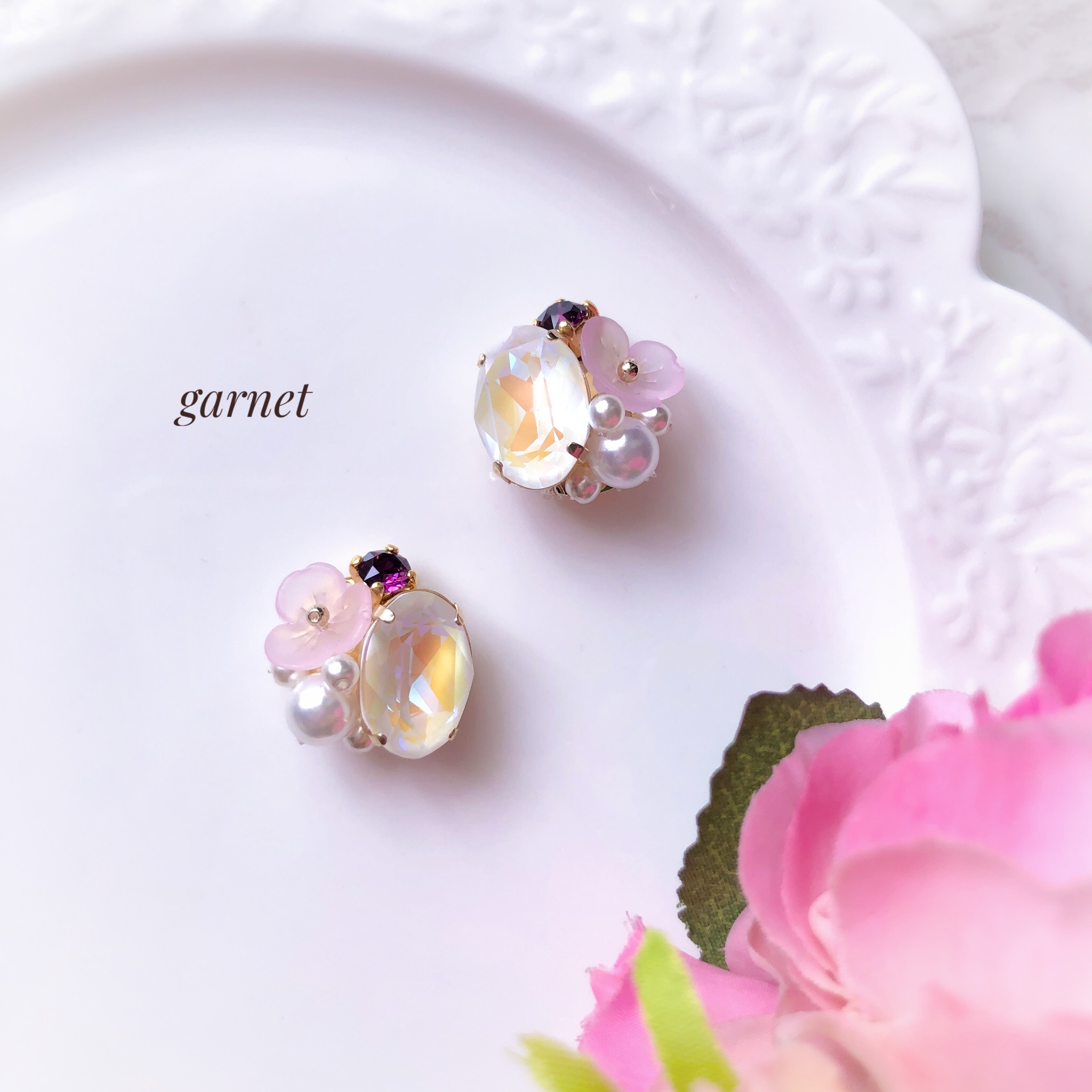 楕円ビジューとお花のピアス/イヤリング　紫　217