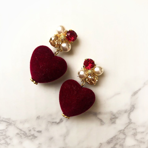 ビジュー花とハートフロッキービーズ ピアス/イヤリング 赤 イヤリング