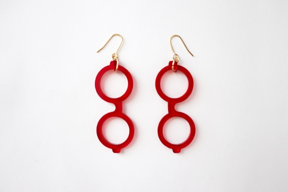 赤メガネのアクリルピアス/イヤリング（まる） ピアス（フック